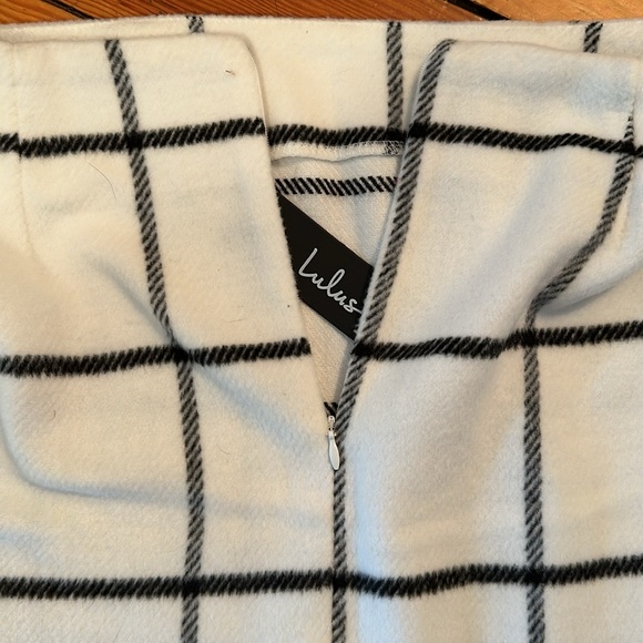 Lulus Checkered White and black miniskirt - Picture 3 of 4